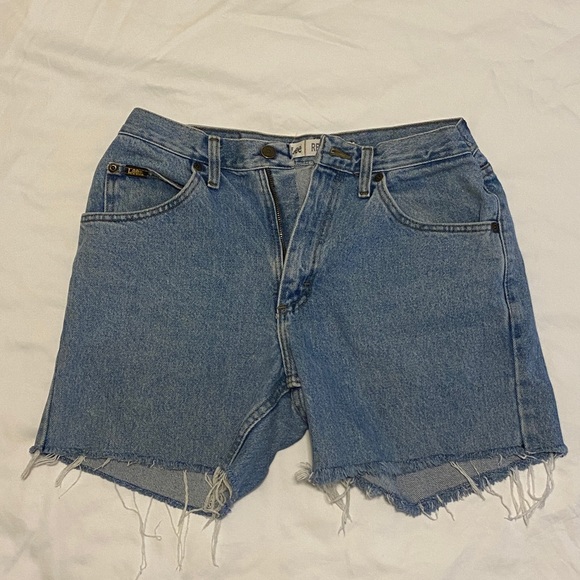 Bermuda Lee Jean Shorts - Picture 4 of 4